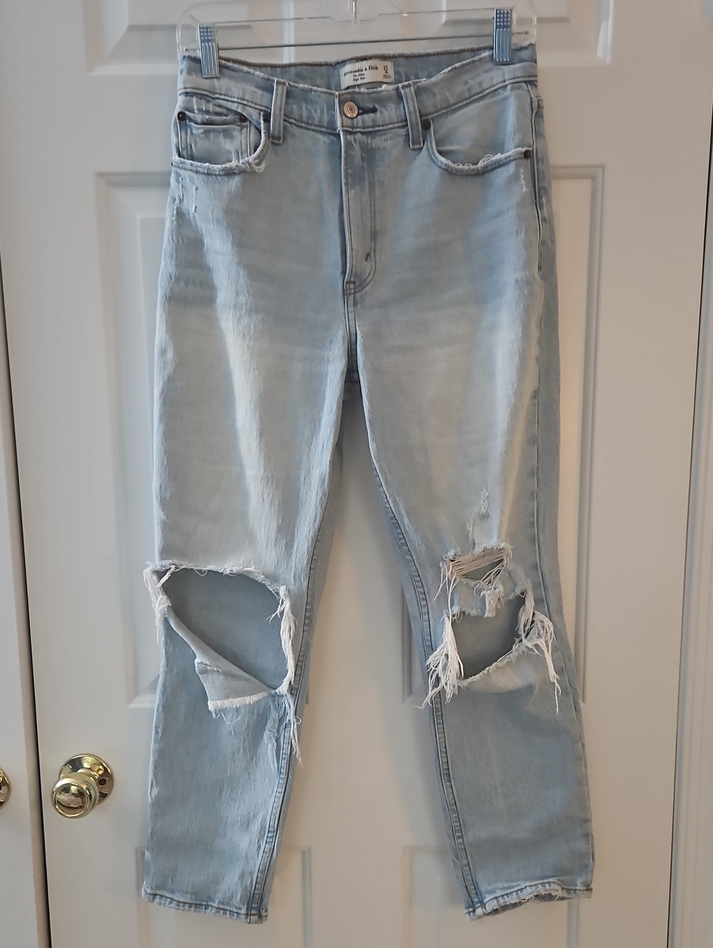 Abercrombie & Fitch The Mom High Rise Distressed Jeans